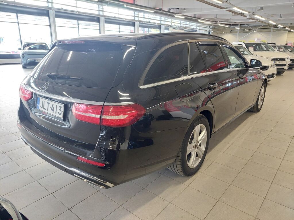 Mercedes-Benz E 2017 Musta
