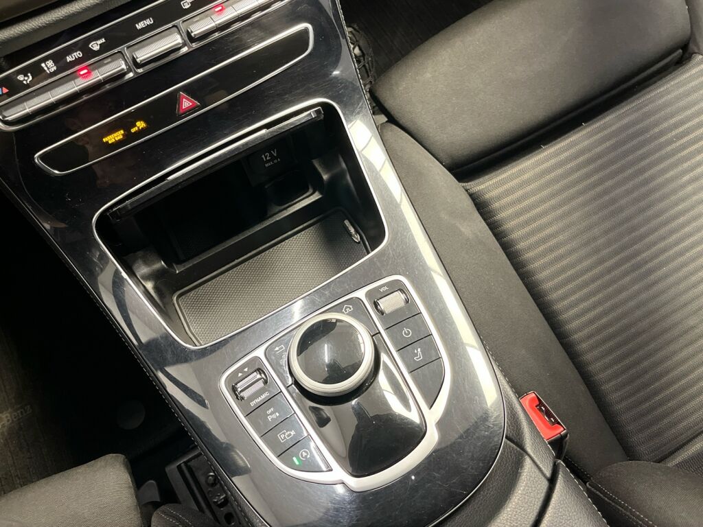 Mercedes-Benz E 2017 Musta