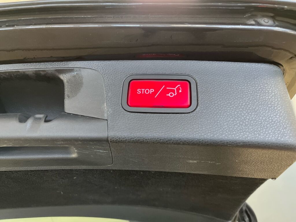 Mercedes-Benz E 2017 Musta