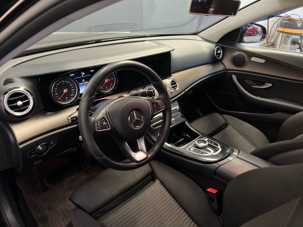 Mercedes-Benz E 2017 Musta