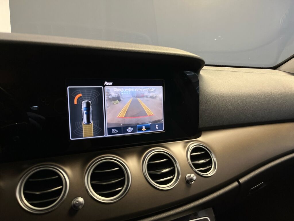 Mercedes-Benz E 2017 Musta