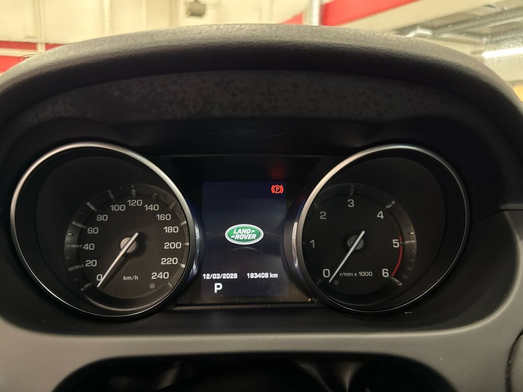 Land Rover Discovery 2015 Valkoinen