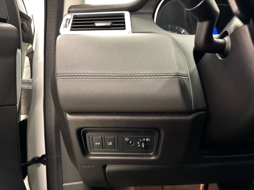 Land Rover Discovery 2015 Valkoinen