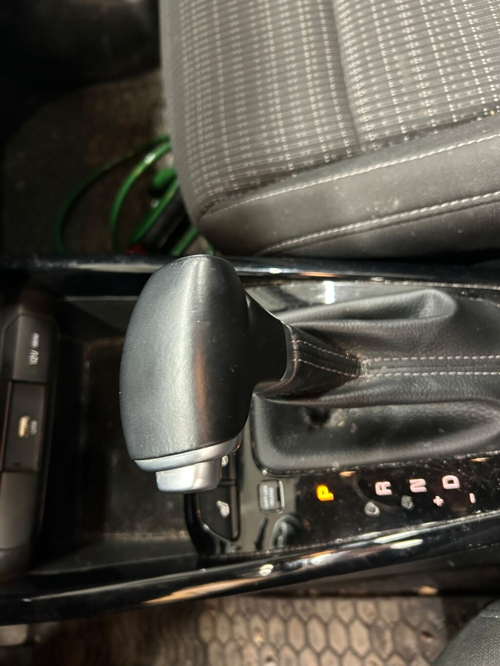 Kia Stonic 2021 Punainen