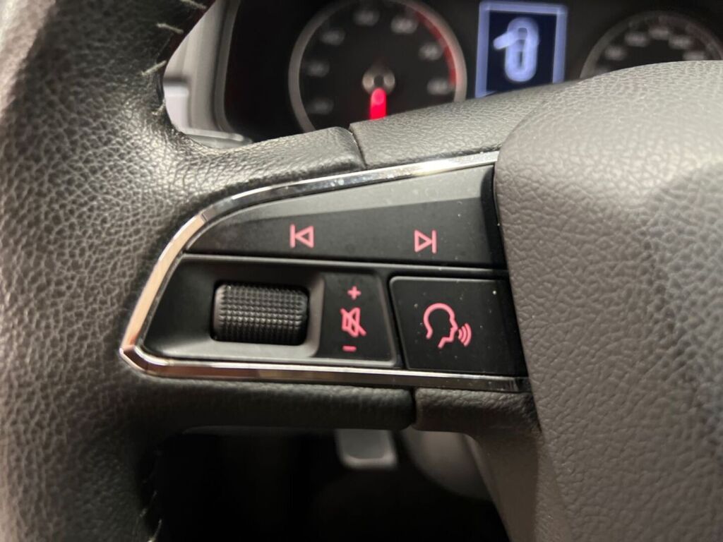 Seat Arona 2021 Sininen