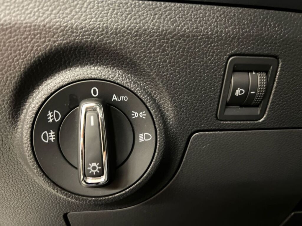 Seat Arona 2021 Sininen