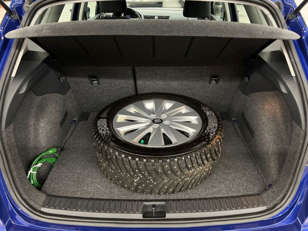 Seat Arona 2021 Sininen