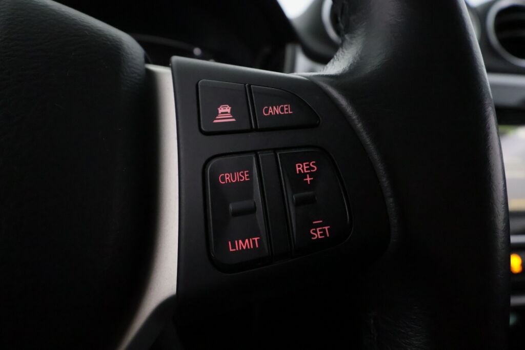 Suzuki Vitara 2021 Harmaa