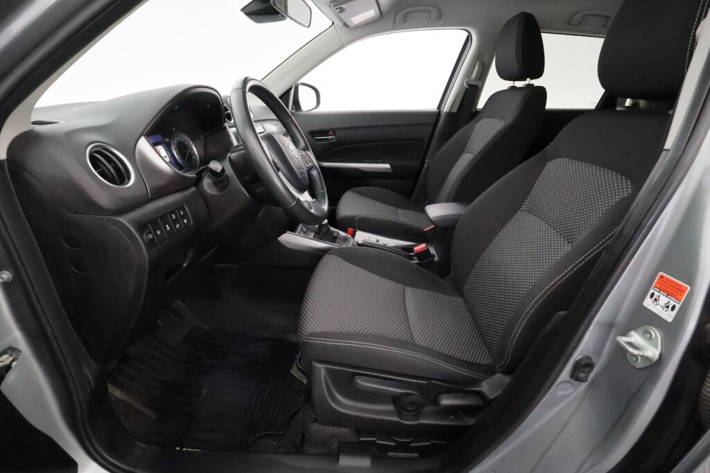 Suzuki Vitara 2021 Harmaa
