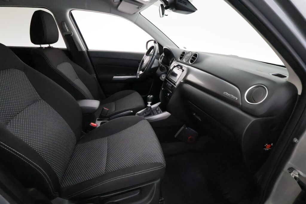Suzuki Vitara 2021 Harmaa