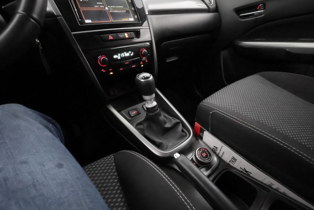 Suzuki Vitara 2021 Harmaa