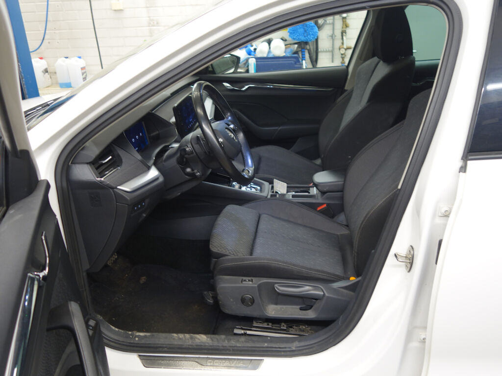 Skoda Octavia 2020 Valkoinen