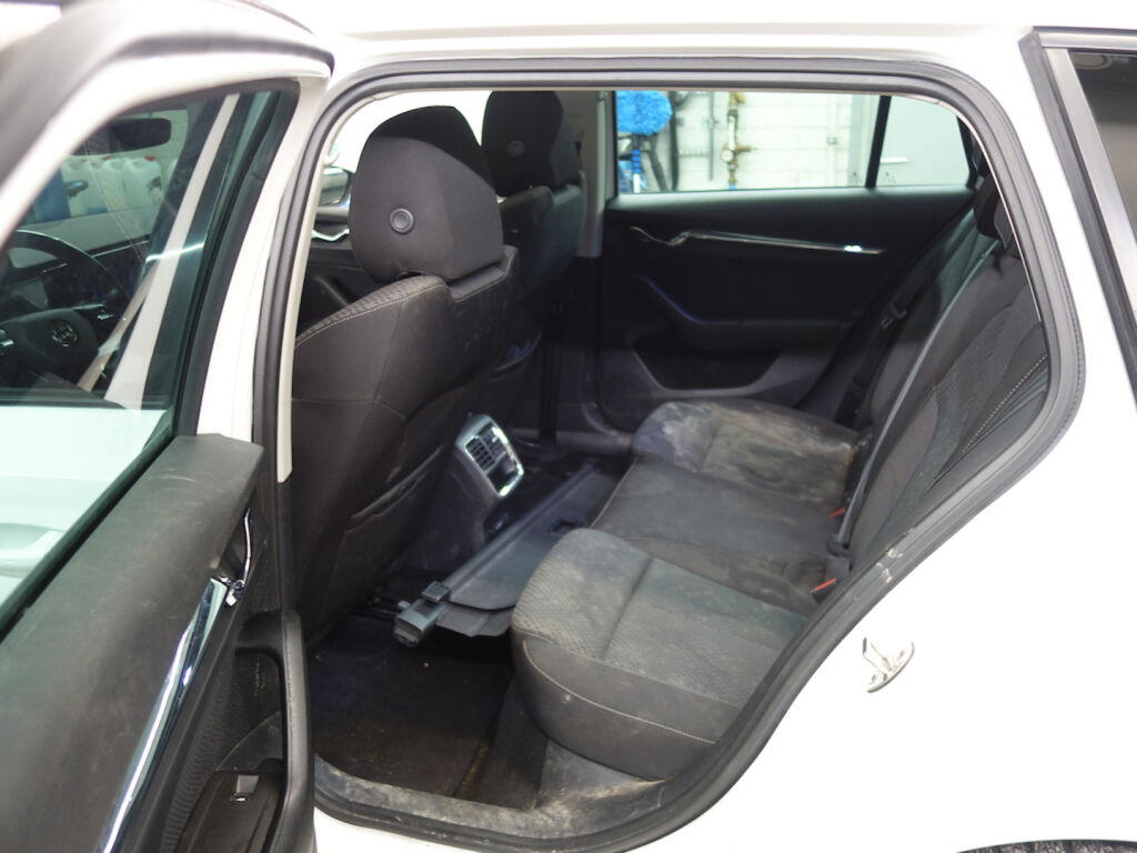 Skoda Octavia 2020 Valkoinen