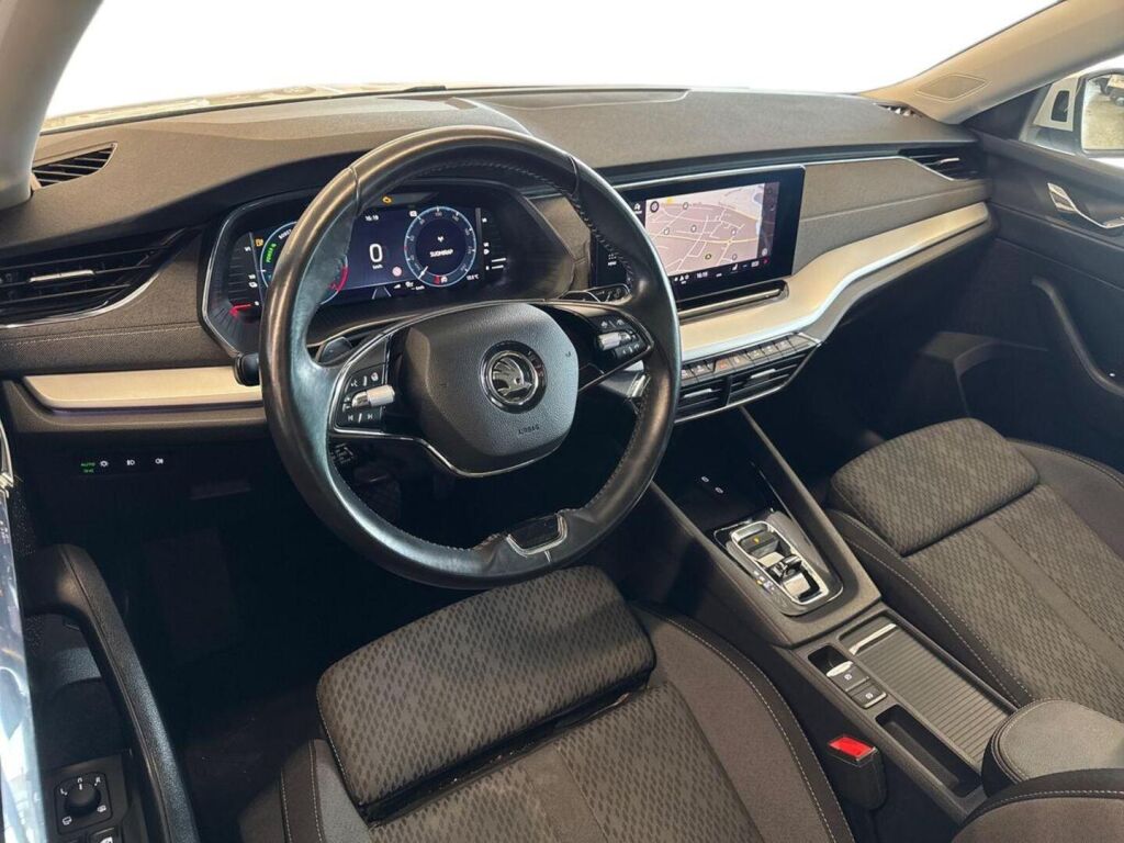 Skoda Octavia 2020 Valkoinen