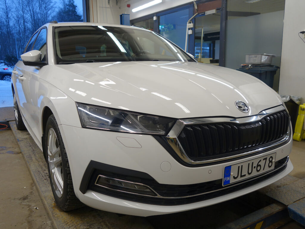 Skoda Octavia 2020 Valkoinen