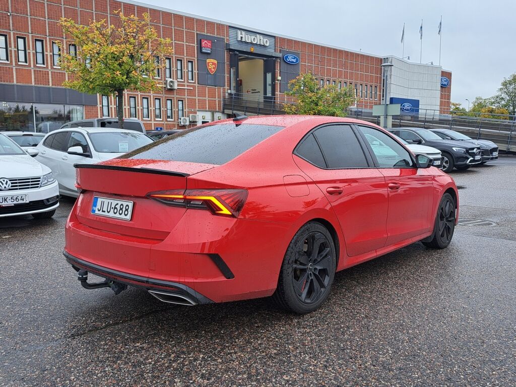 Skoda Octavia 2021 Punainen