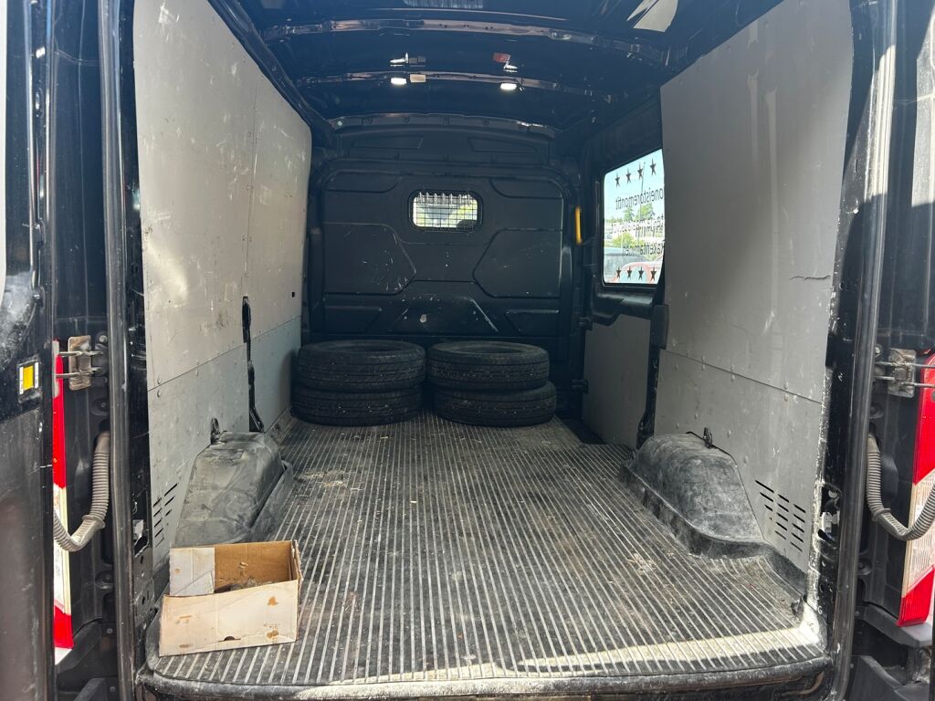 Ford Transit 2021 Musta