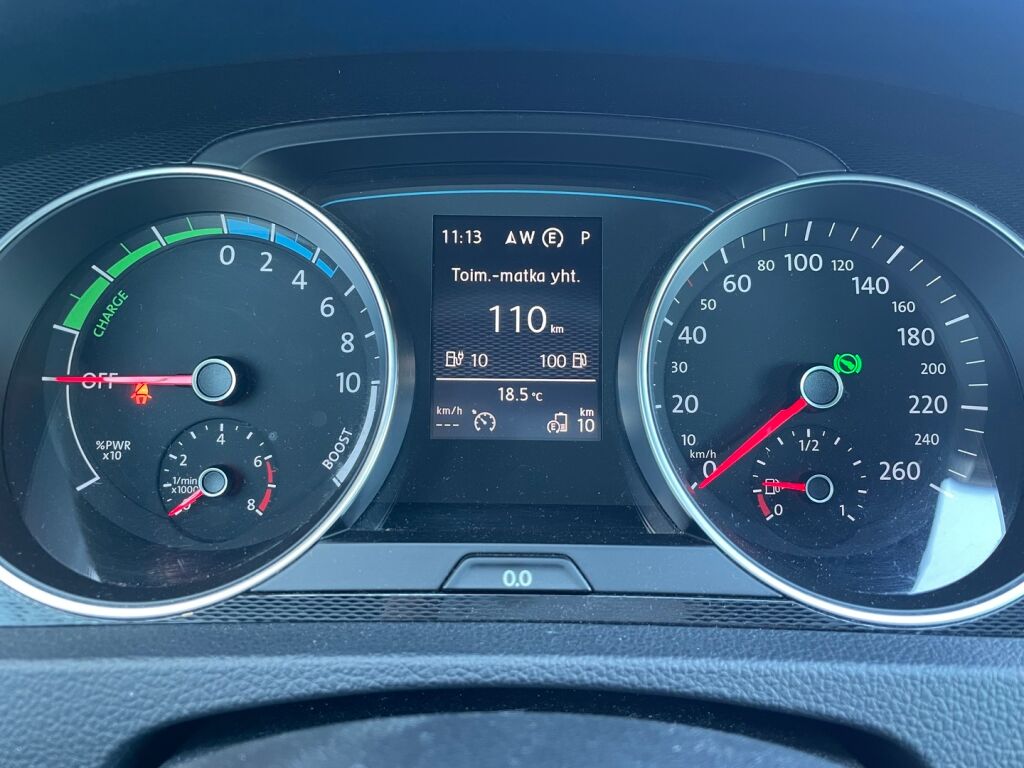 Volkswagen Golf 2015 Musta