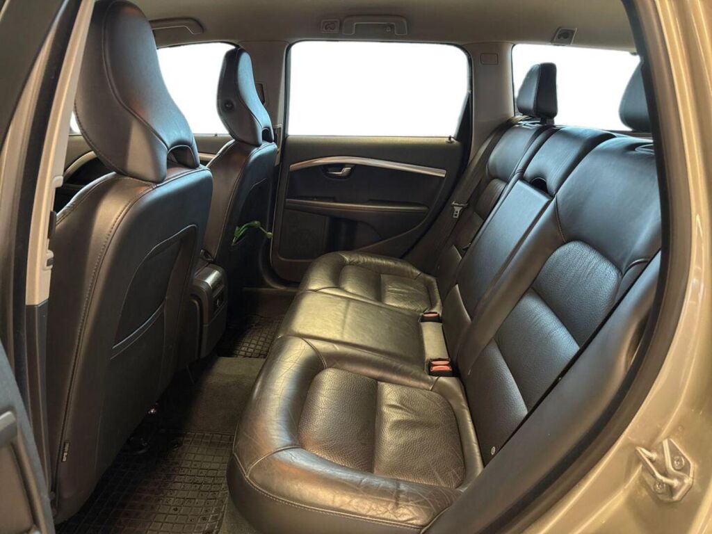 Volvo V70 2014 Ruskea (beige)