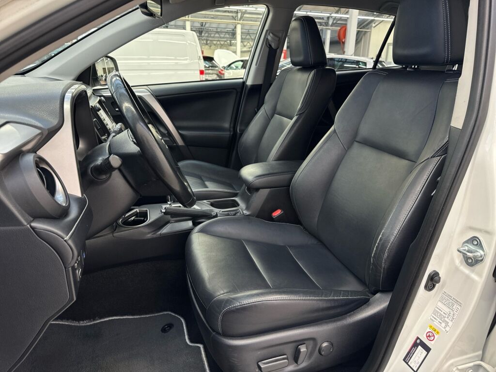 Toyota RAV4 2017 Valkoinen