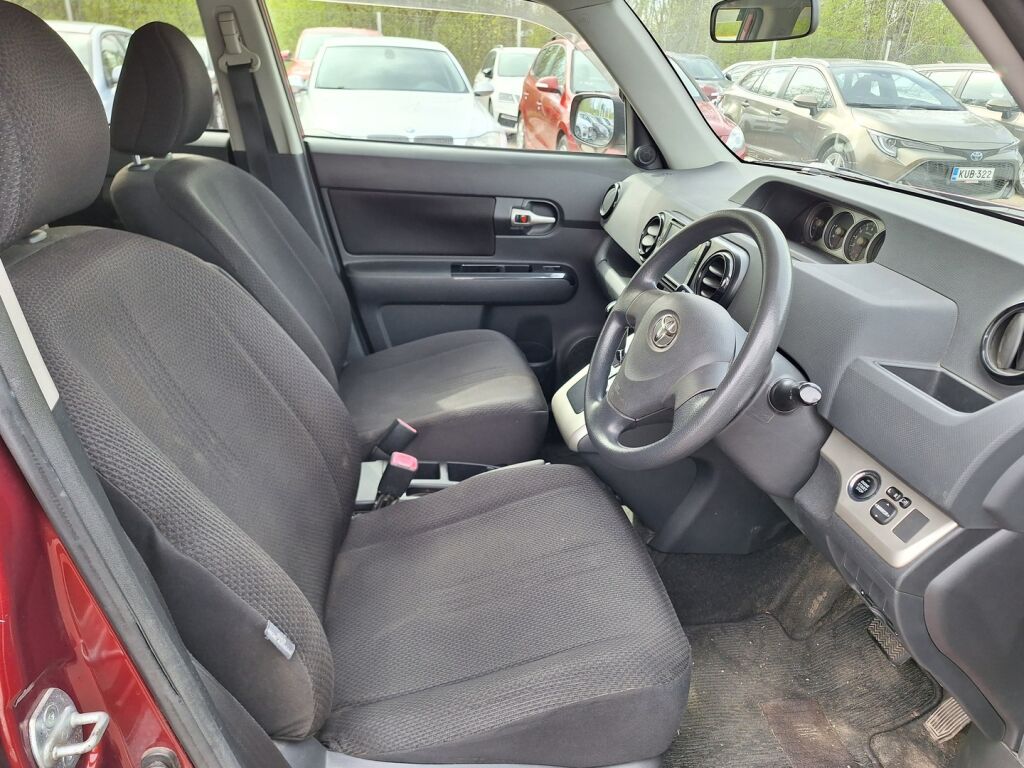 Toyota Corolla 2008 Punainen