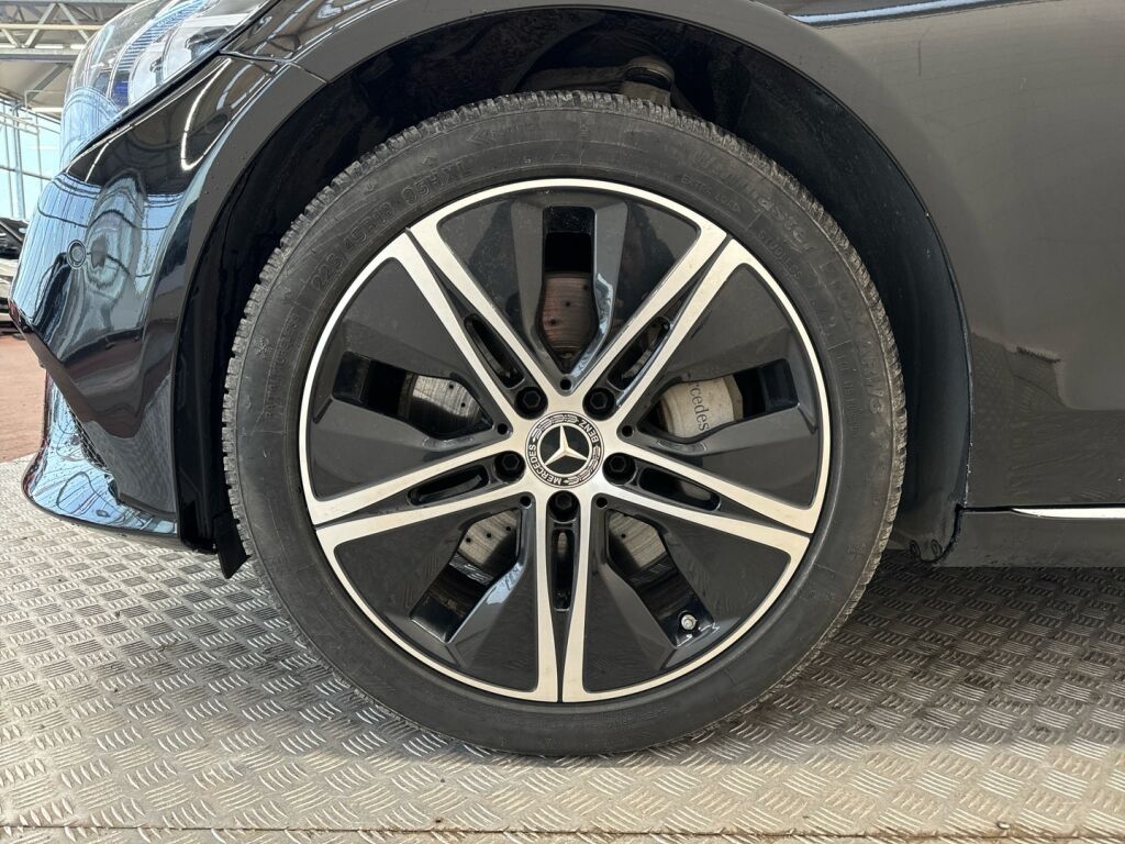 Mercedes-Benz C 2020 Musta