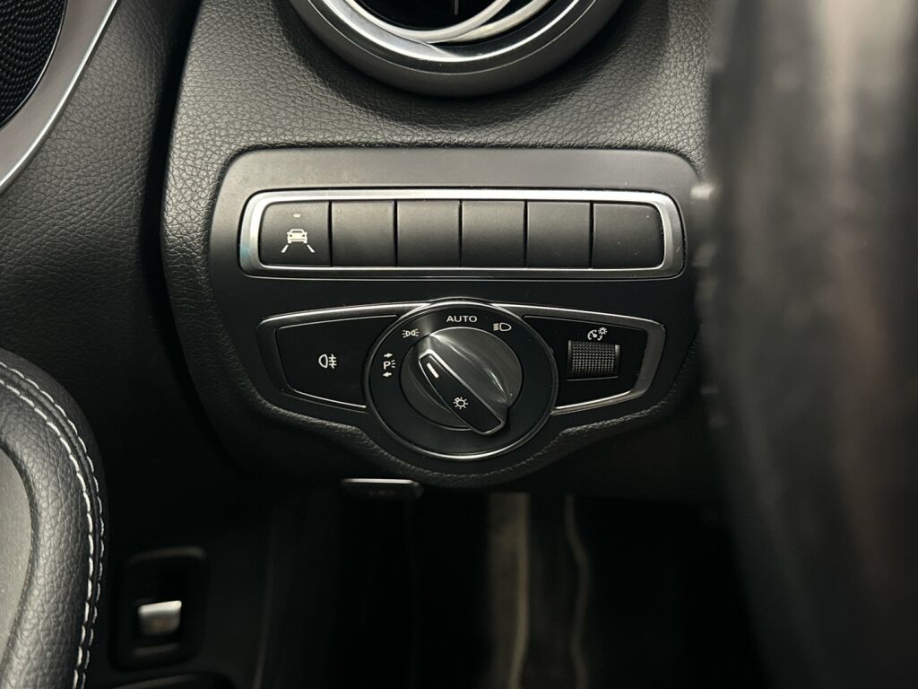 Mercedes-Benz C 2020 Musta