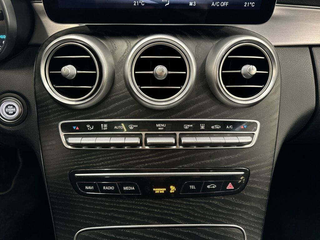 Mercedes-Benz C 2020 Musta