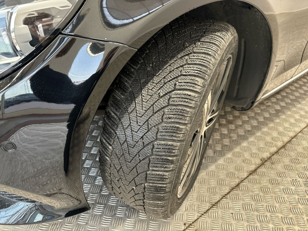 Mercedes-Benz C 2020 Musta