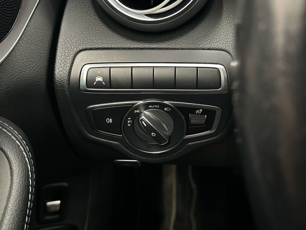 Mercedes-Benz C 2020 Musta