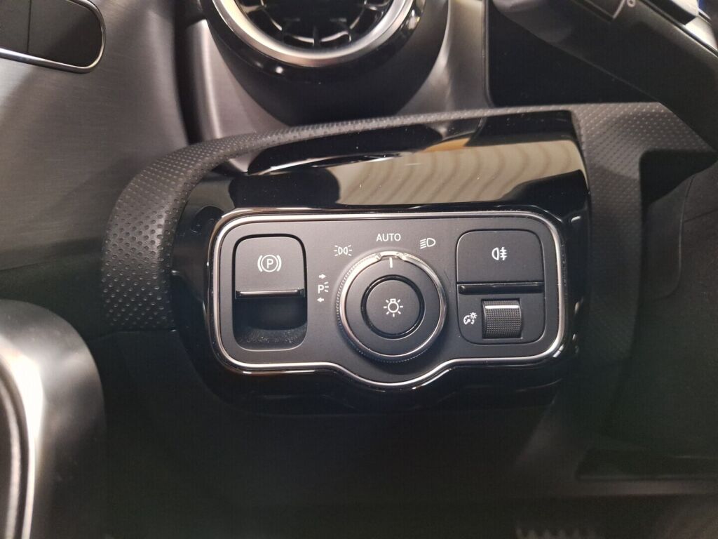 Mercedes-Benz CLA 2021 Valkoinen