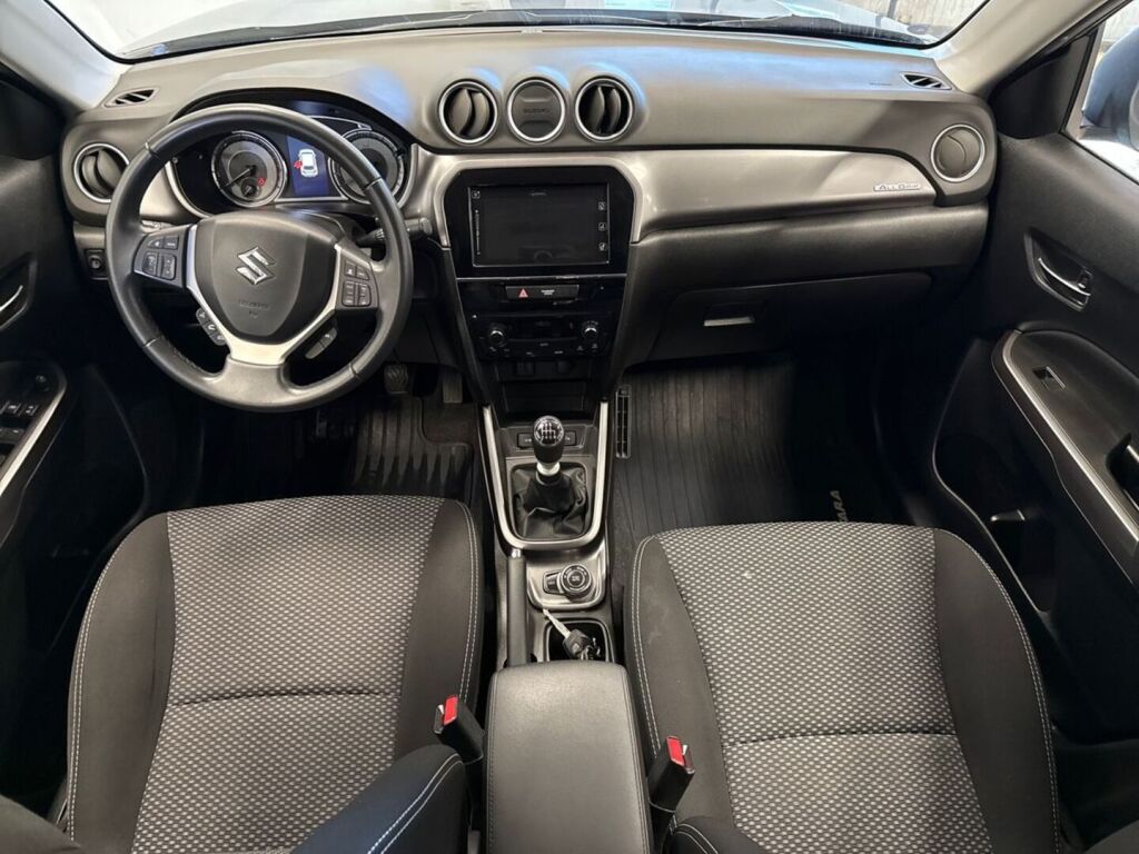 Suzuki Vitara 2021 Harmaa