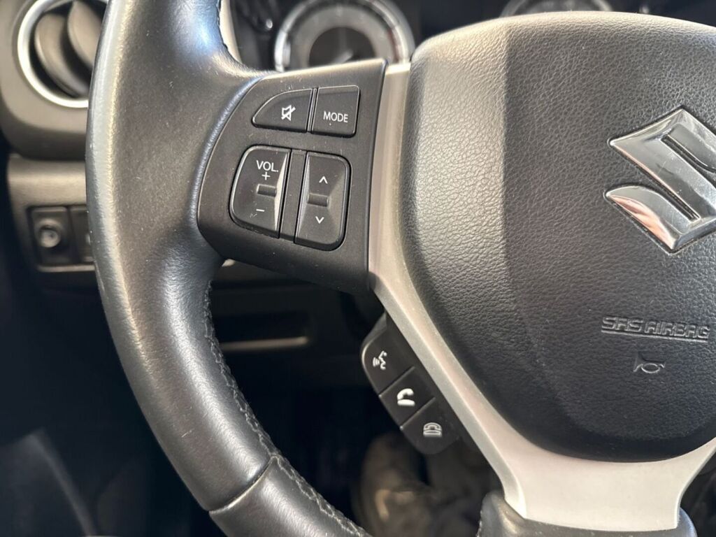 Suzuki Vitara 2021 Harmaa