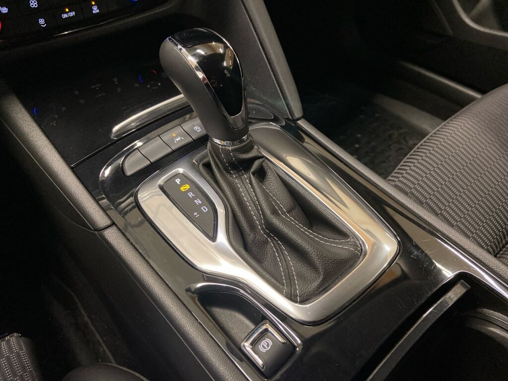 Opel Insignia 2020 Valkoinen