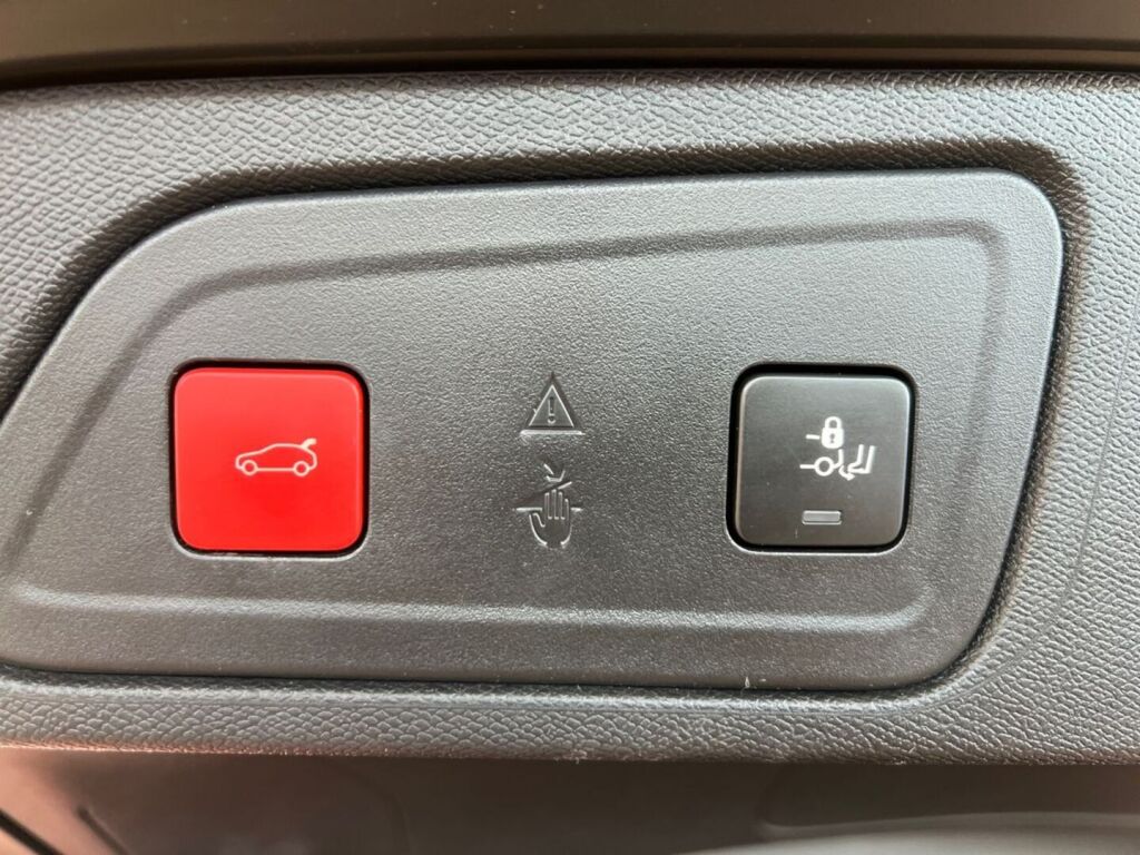 Citroen C5 Aircross 2021 Musta