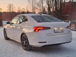 Skoda Octavia 2021 Valkoinen