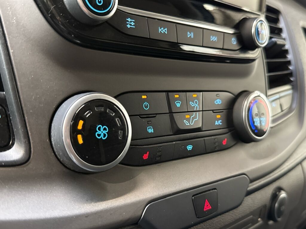 Ford Transit 2021 Valkoinen