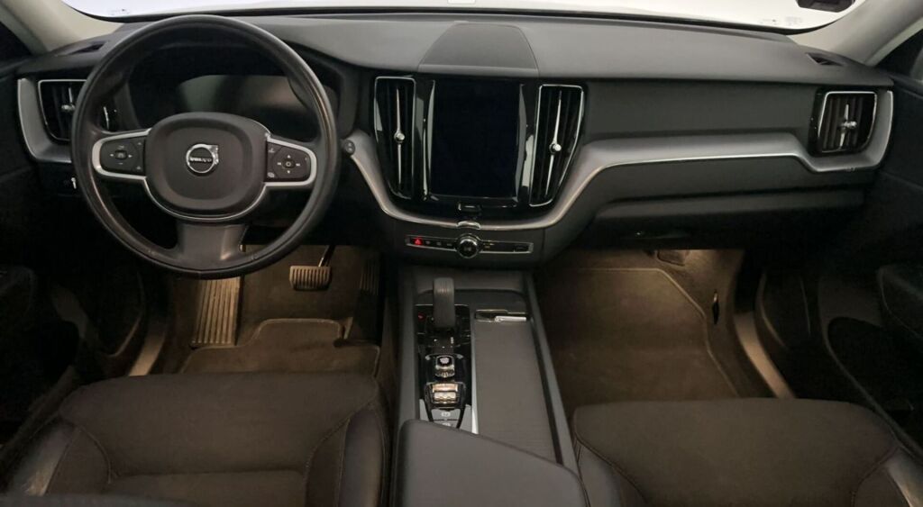 Volvo XC60 2021 Valkoinen