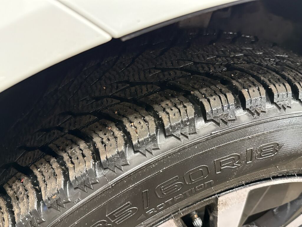 Volvo XC60 2021 Valkoinen