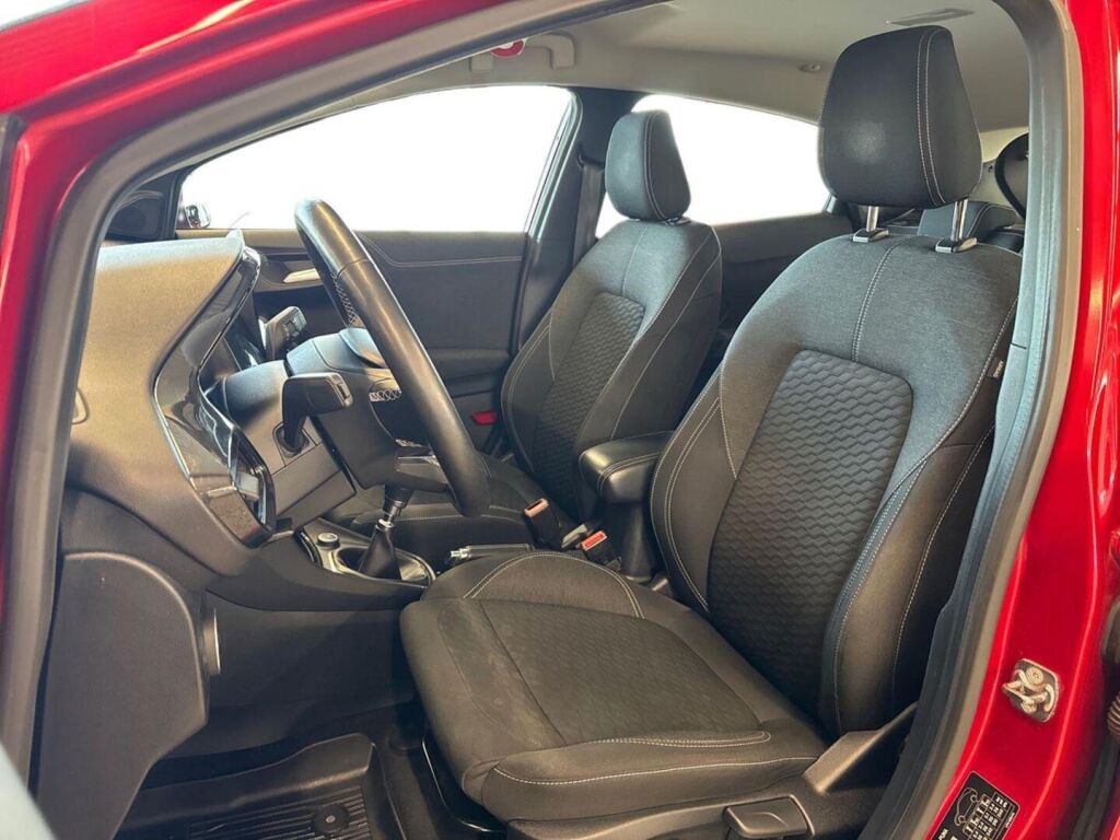 Ford Puma 2021 Punainen