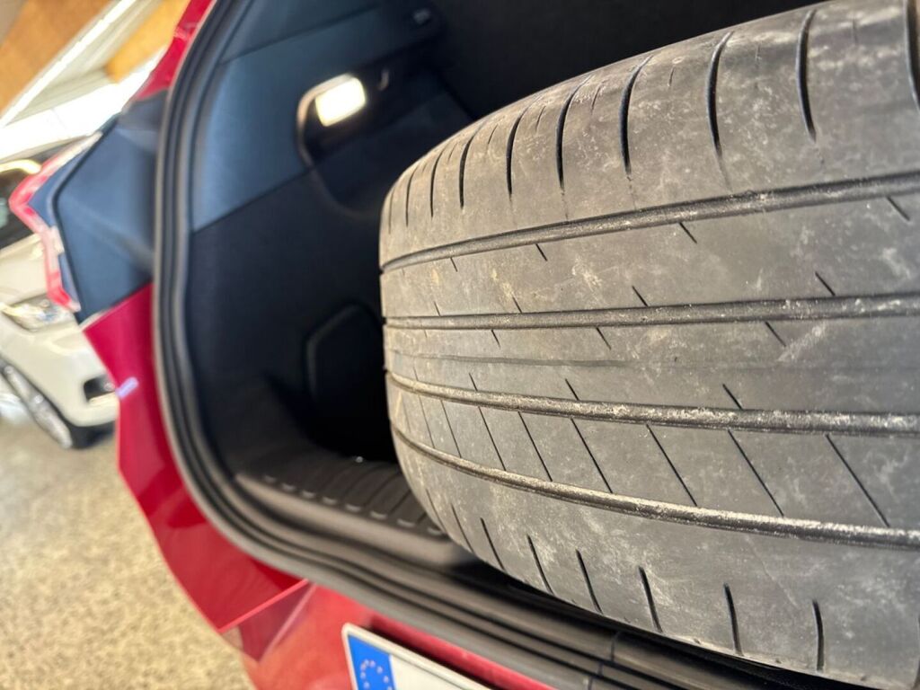 Ford Puma 2021 Punainen