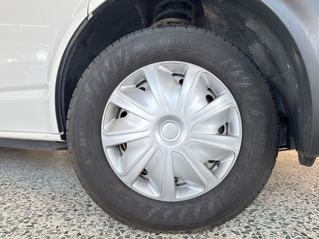 Volkswagen Transporter 2021 Valkoinen