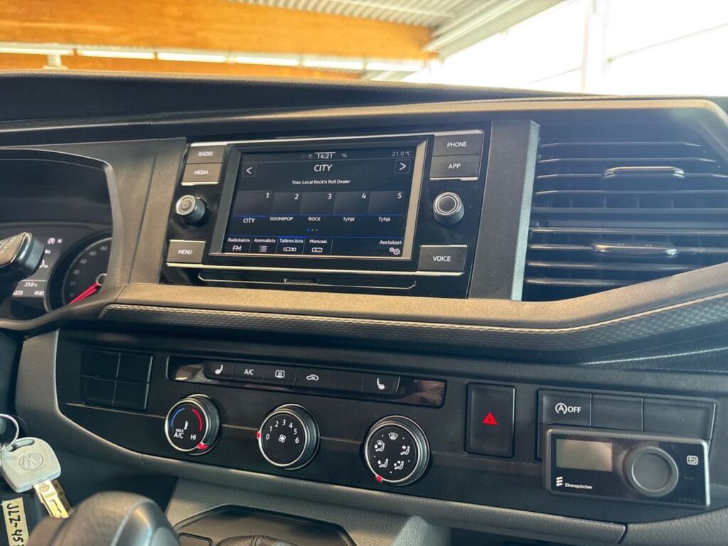 Volkswagen Transporter 2021 Valkoinen