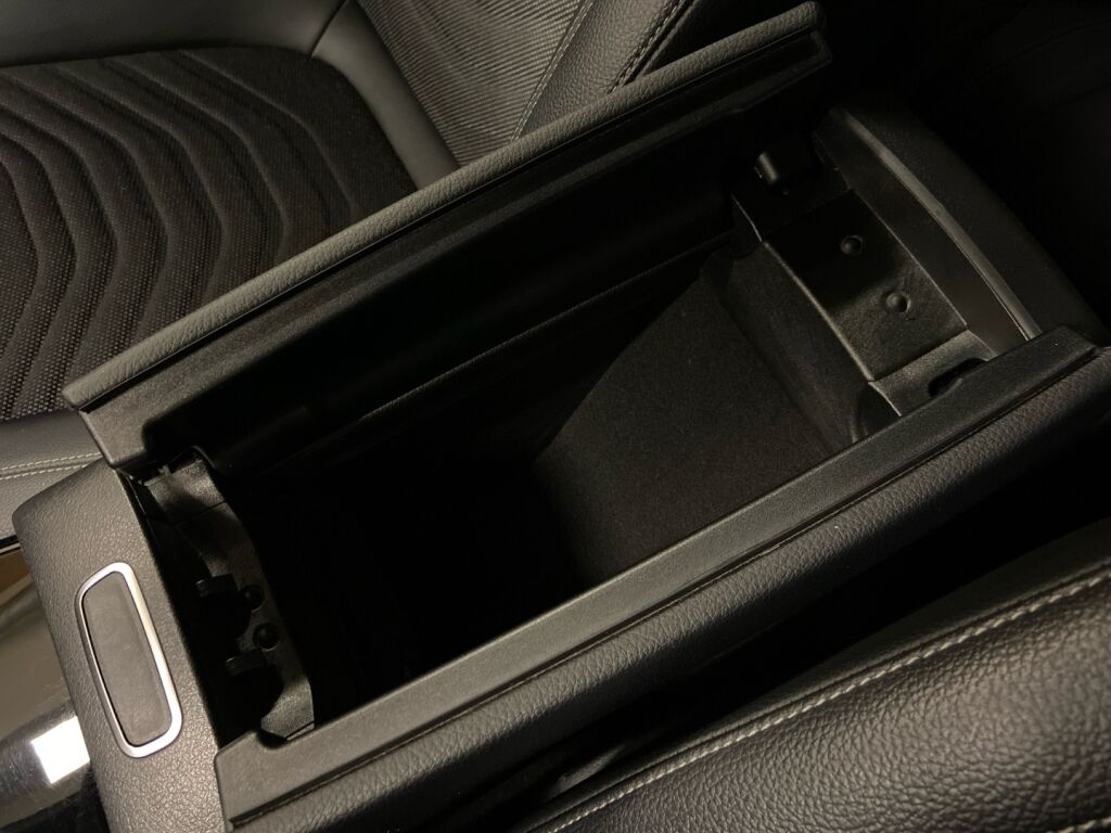 Mercedes-Benz A 2021 Musta