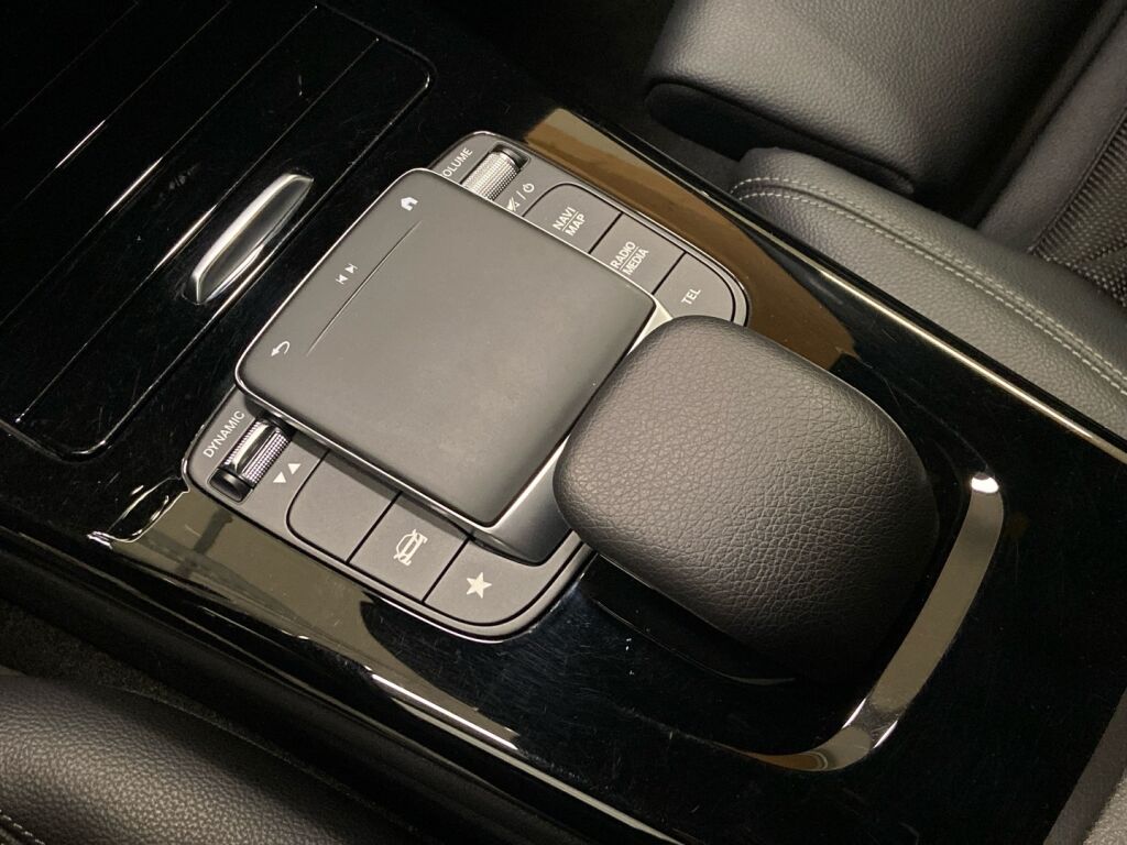 Mercedes-Benz A 2021 Musta