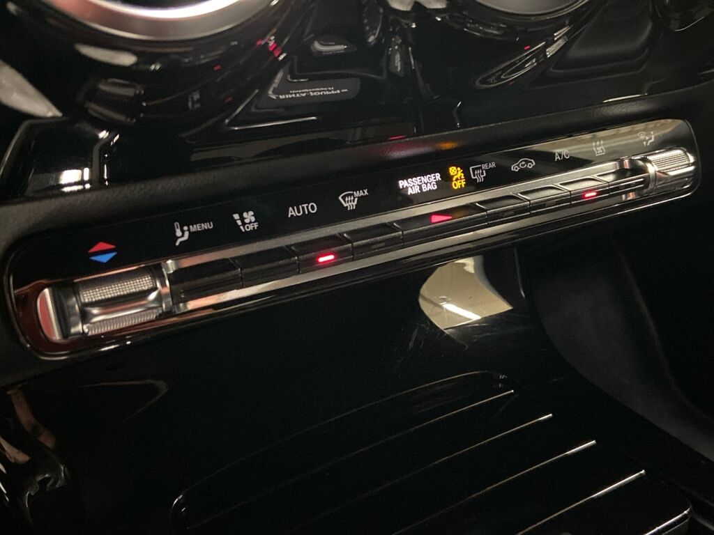 Mercedes-Benz A 2021 Musta