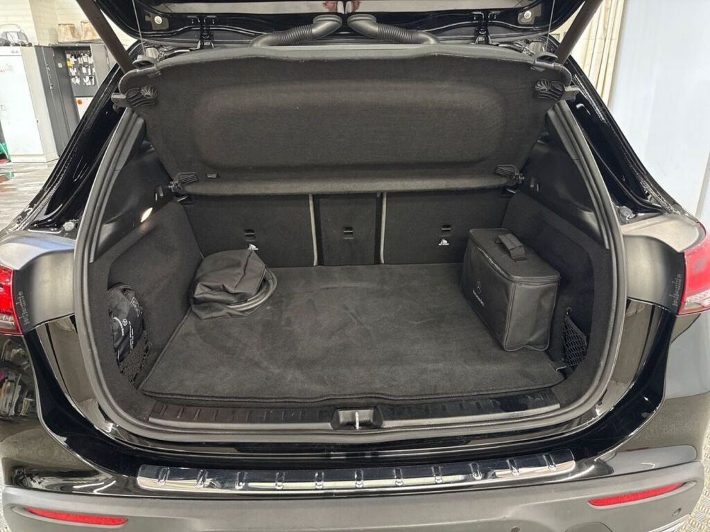 Mercedes-Benz EQA 2022 Musta