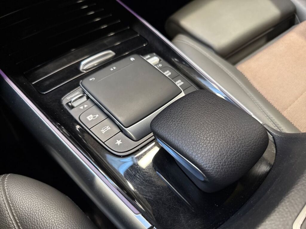 Mercedes-Benz EQA 2022 Musta