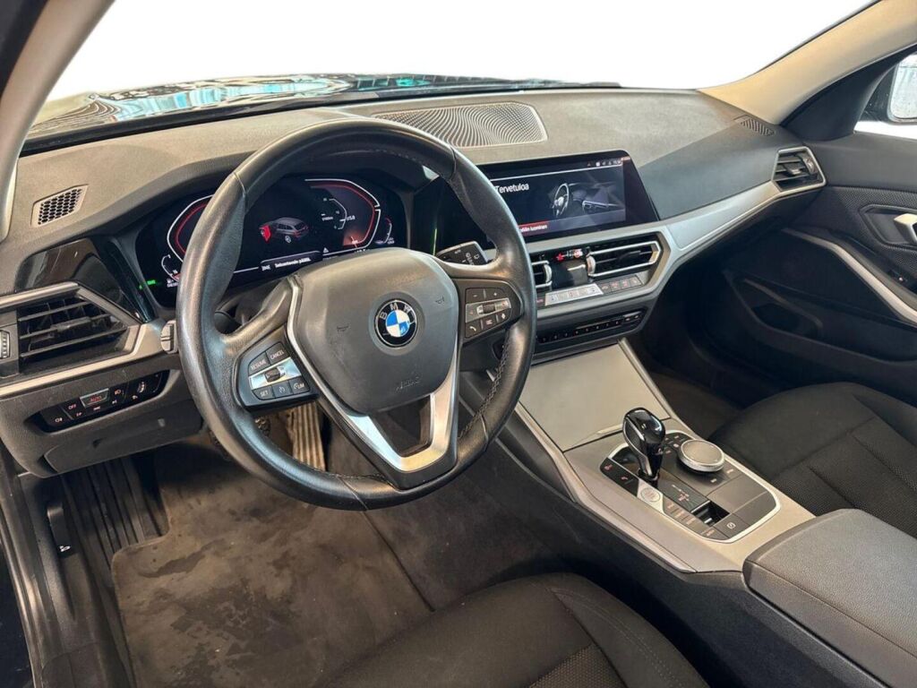 BMW 320 2021 Musta
