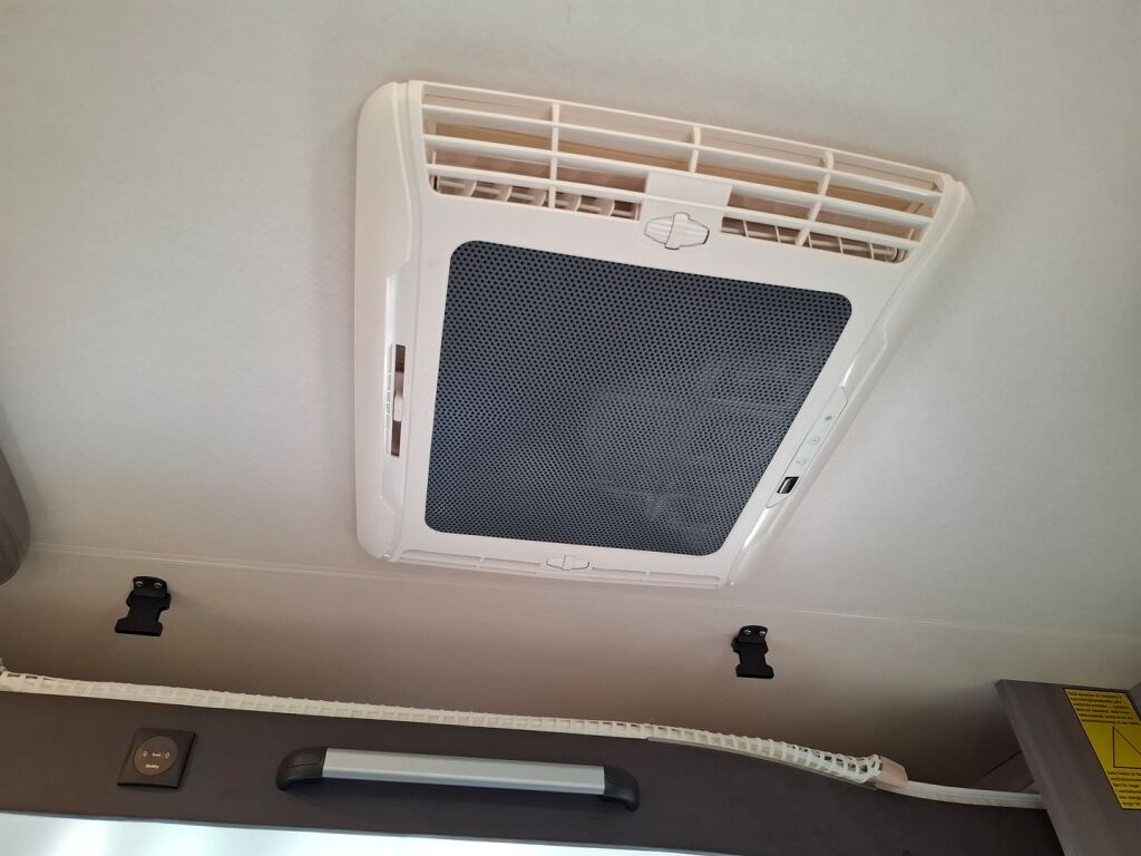 Hobby Optima Ontour T65 HFL 2021 Valkoinen